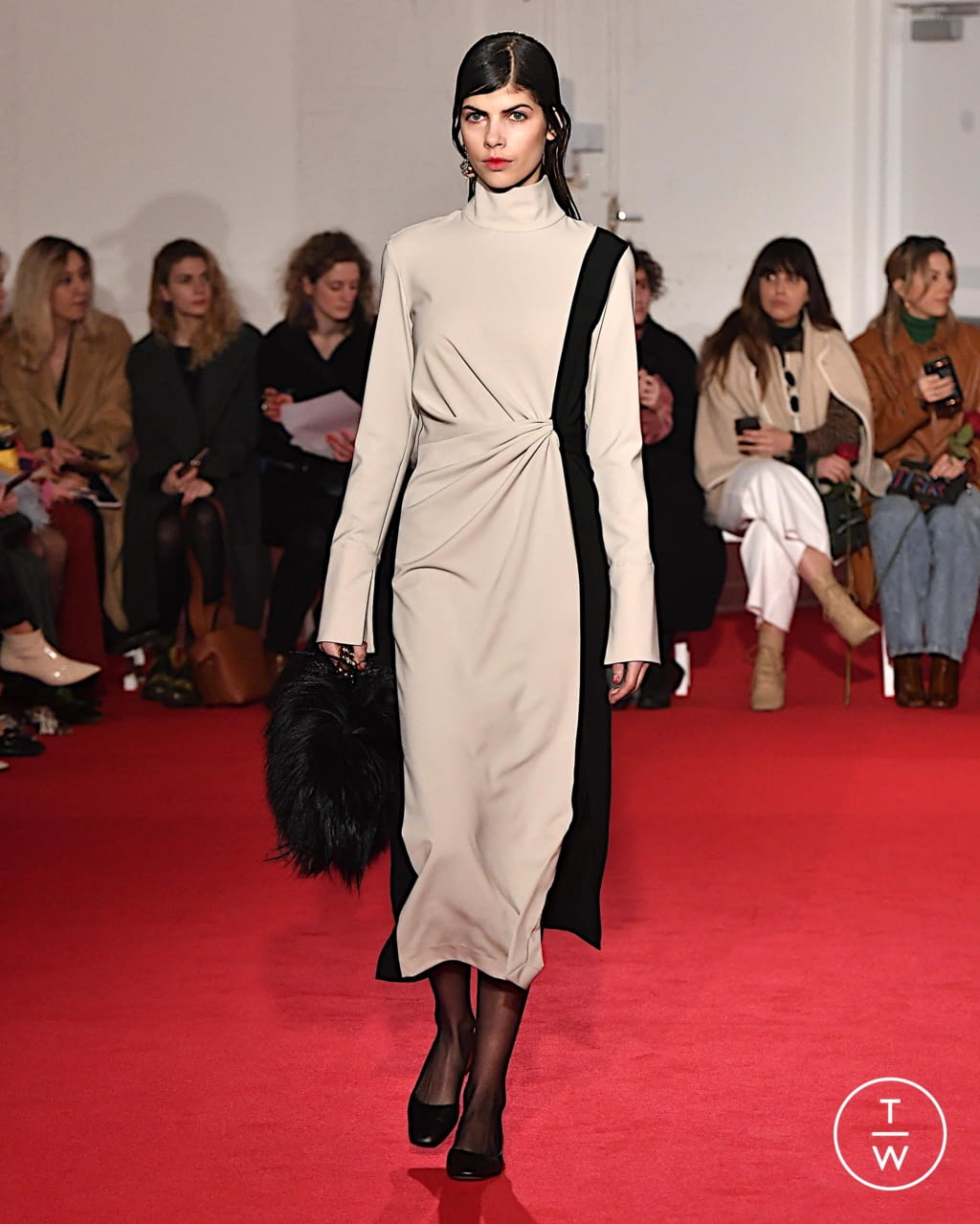 Fashion Week London Fall/Winter 2020 look 3 from the 16 Arlington collection womenswear
