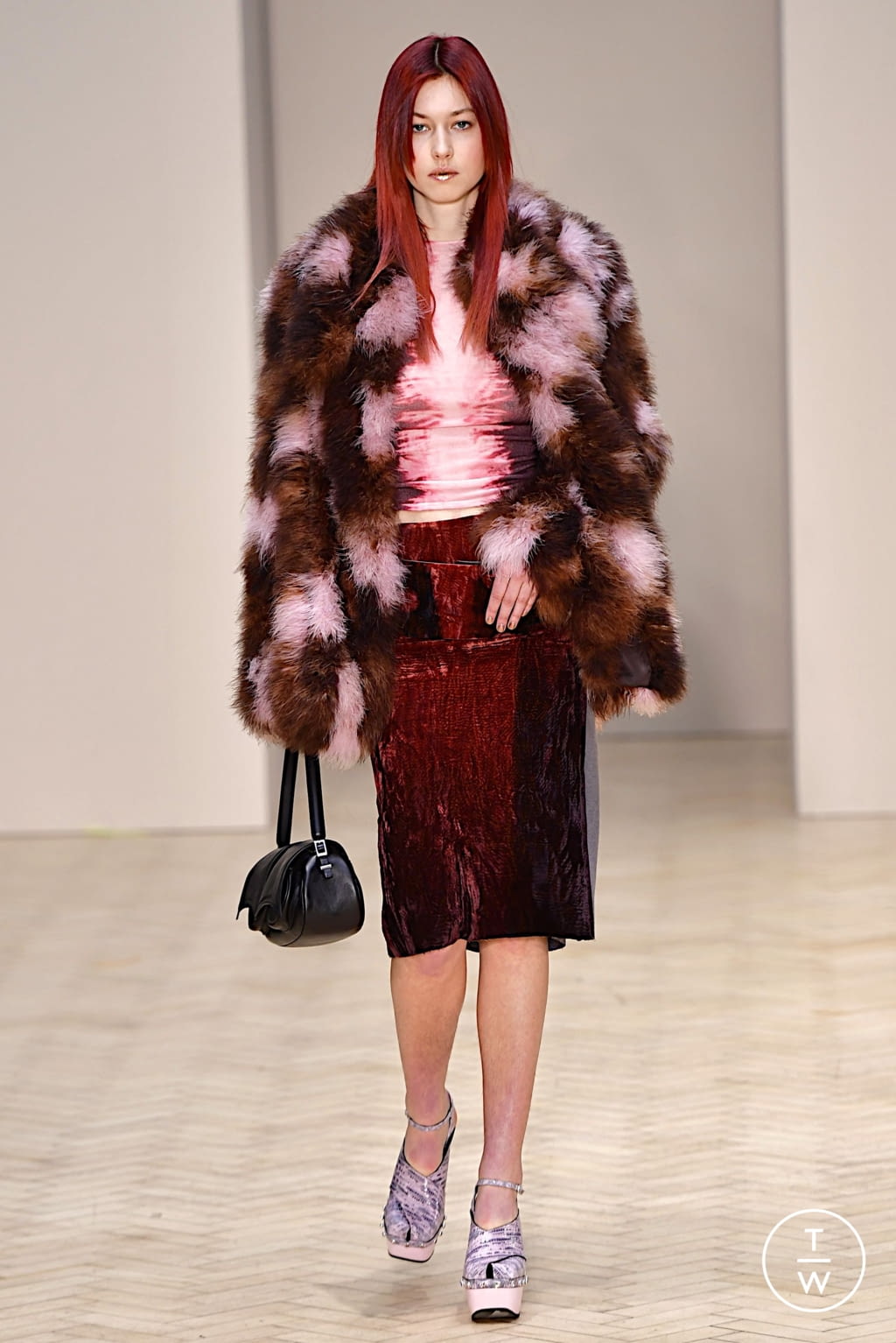 Fashion Week London Fall/Winter 2022 look 23 from the 16 Arlington collection womenswear