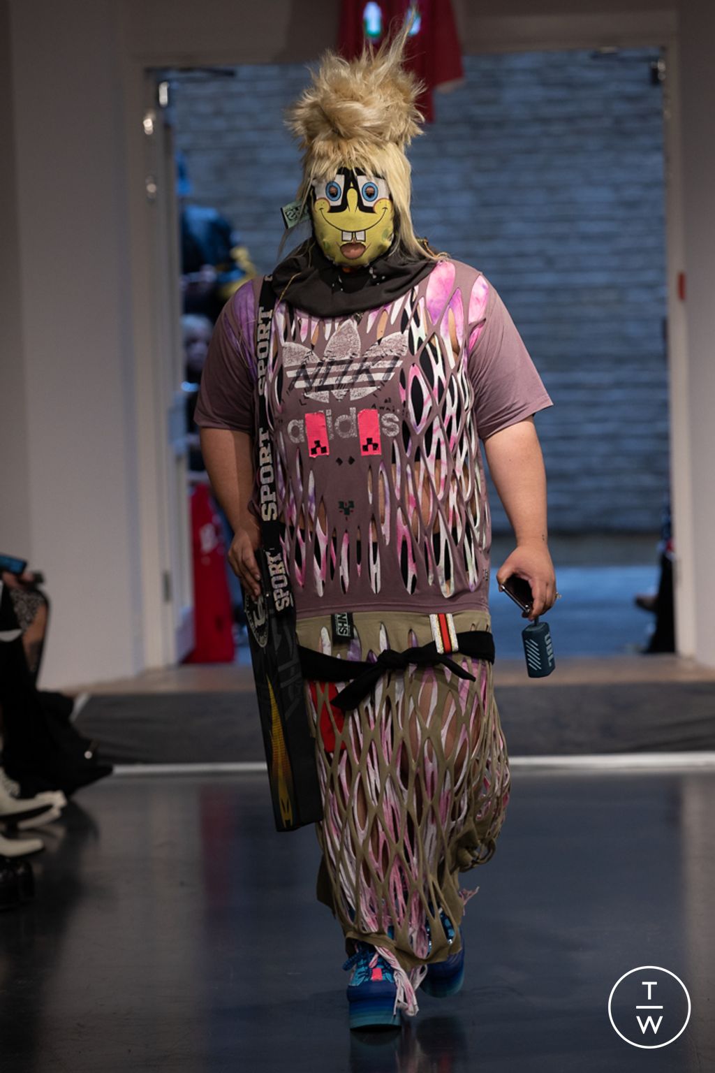 Fashion Week London Spring/Summer 2023 look 16 from the NOKI collection 女装