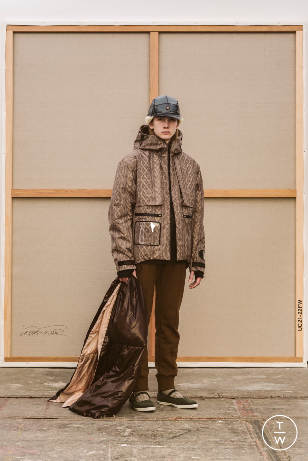 Fashion Week Paris Fall/Winter 2021 look 16 from the Undercover collection menswear