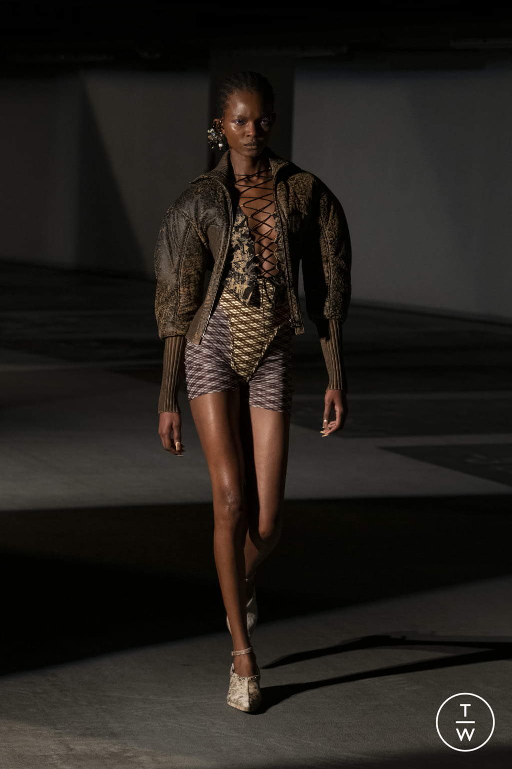 Fashion Week London Spring/Summer 2022 look 16 from the KNWLS collection womenswear