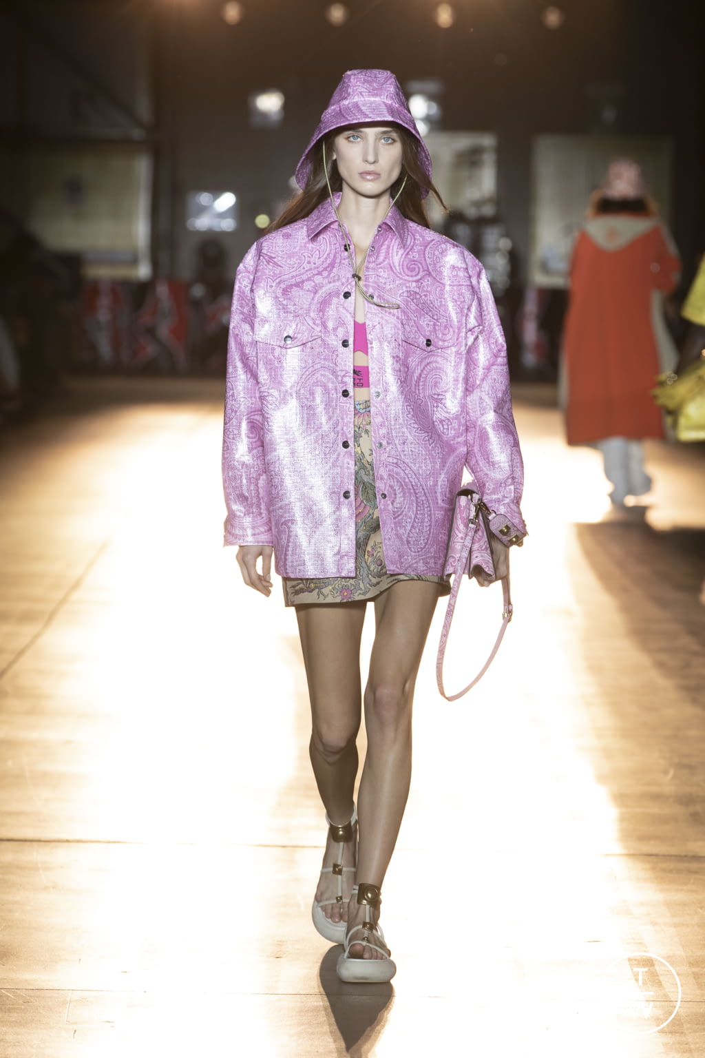 Fashion Week Milan Spring/Summer 2022 look 16 de la collection Etro womenswear