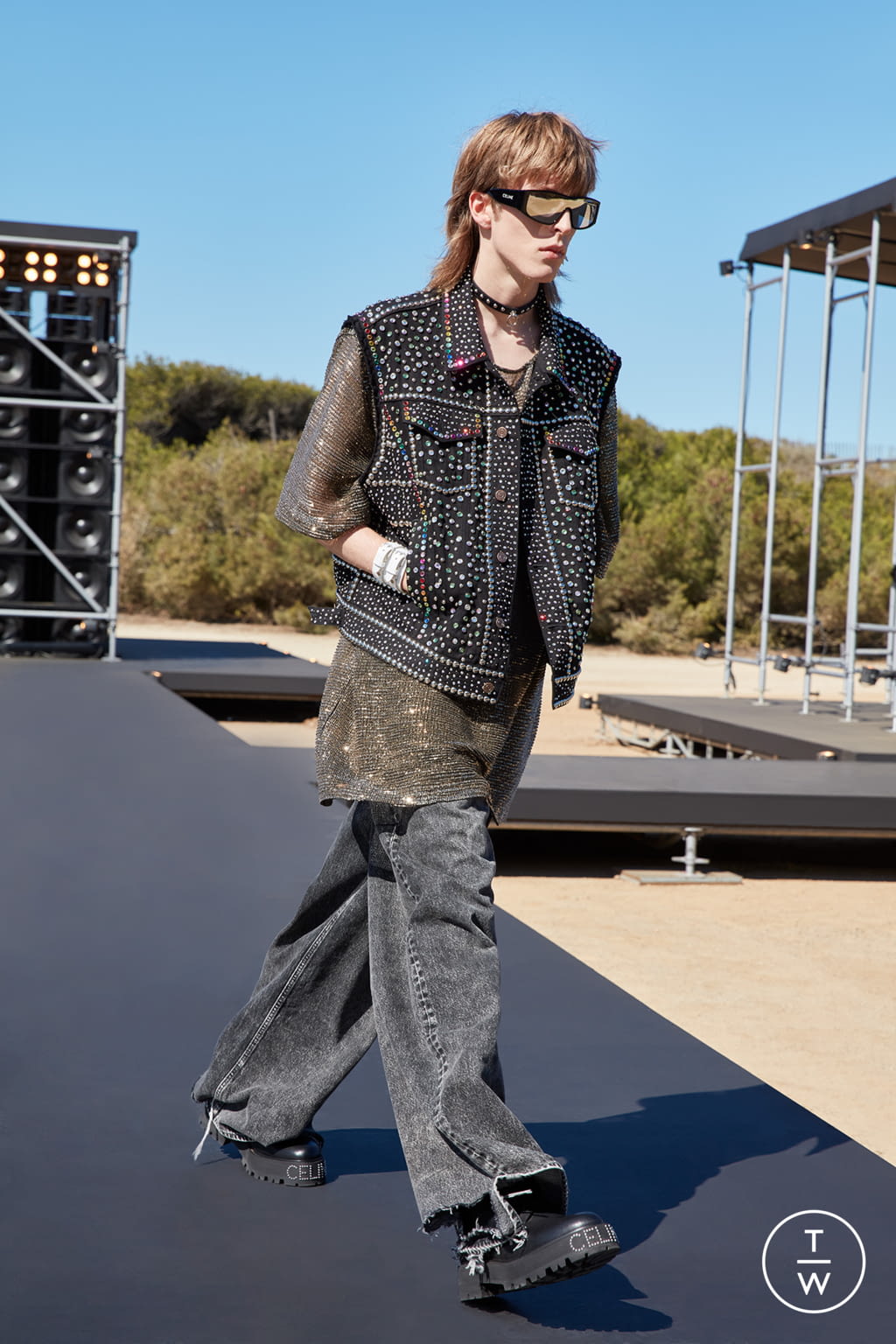 Fashion Week Paris Spring/Summer 2022 look 16 from the Celine collection 男装