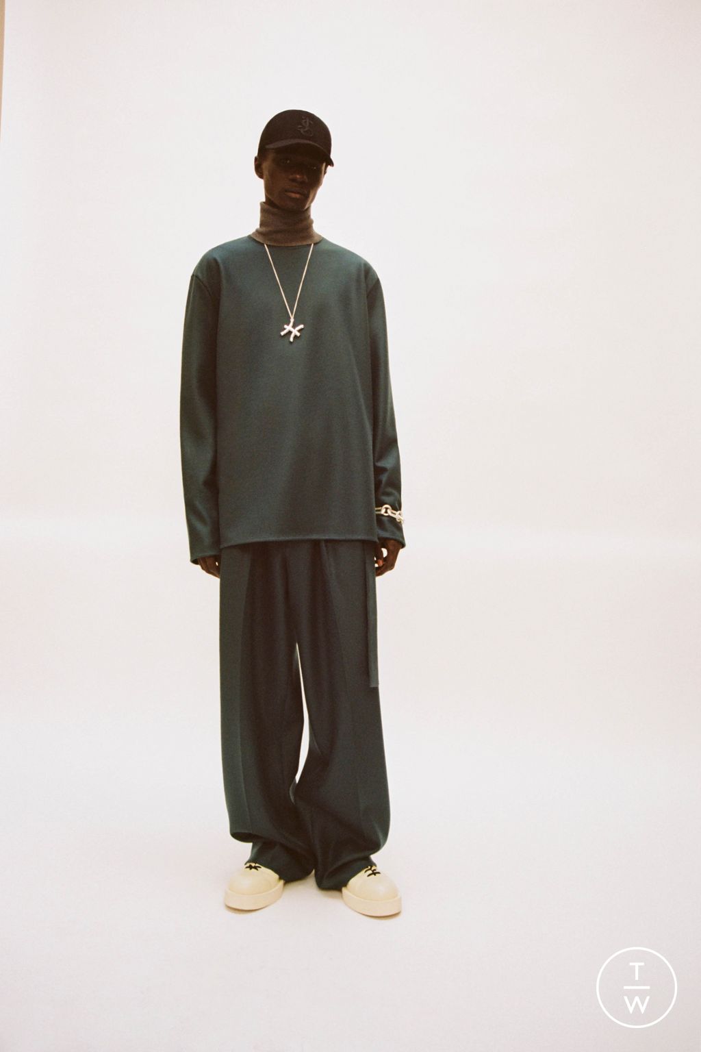 Fashion Week Milan Pre-Fall 2023 look 16 from the Jil Sander collection menswear