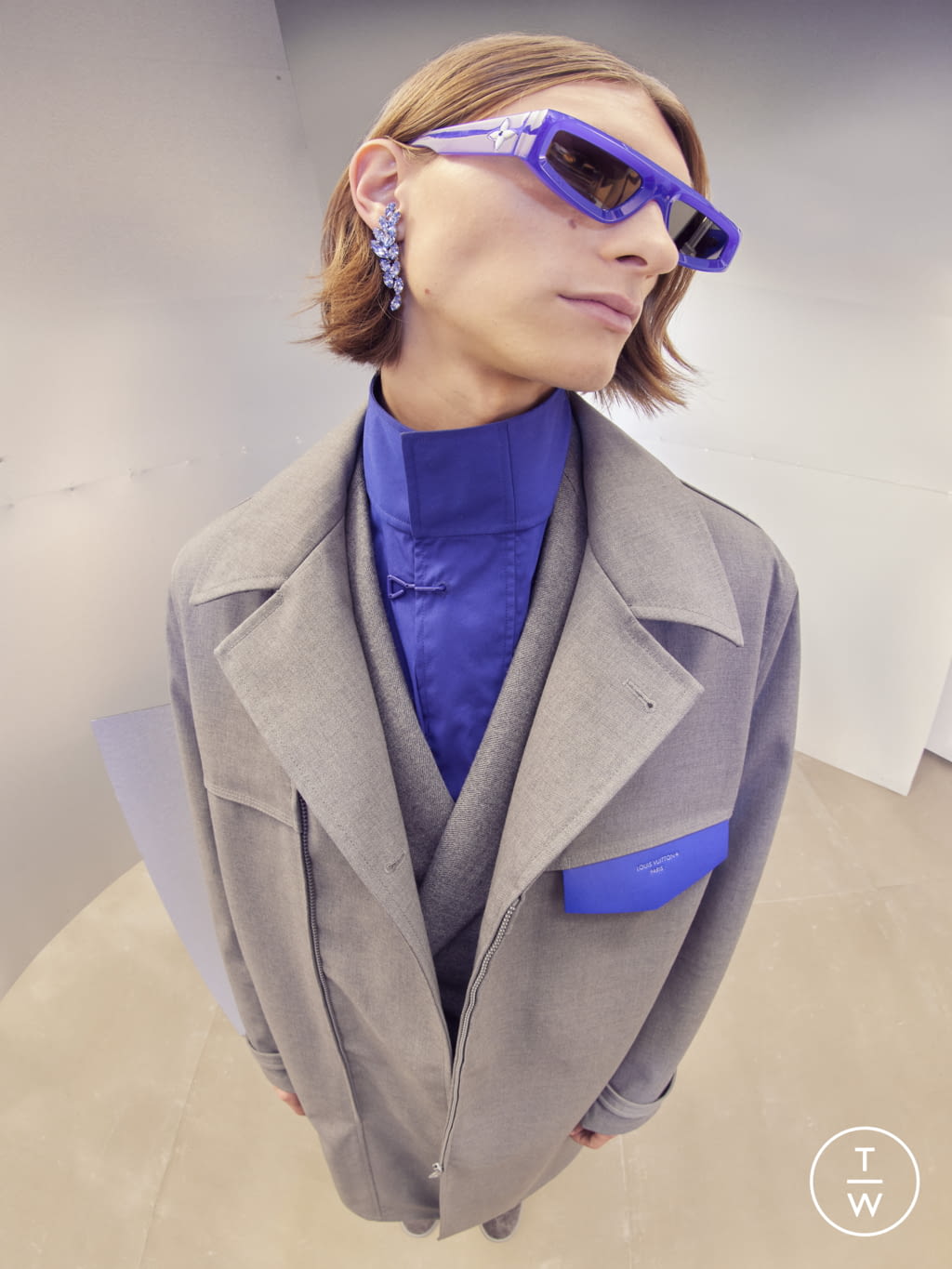 Fashion Week Paris Pre-Fall 2022 look 34 from the Louis Vuitton collection 男装