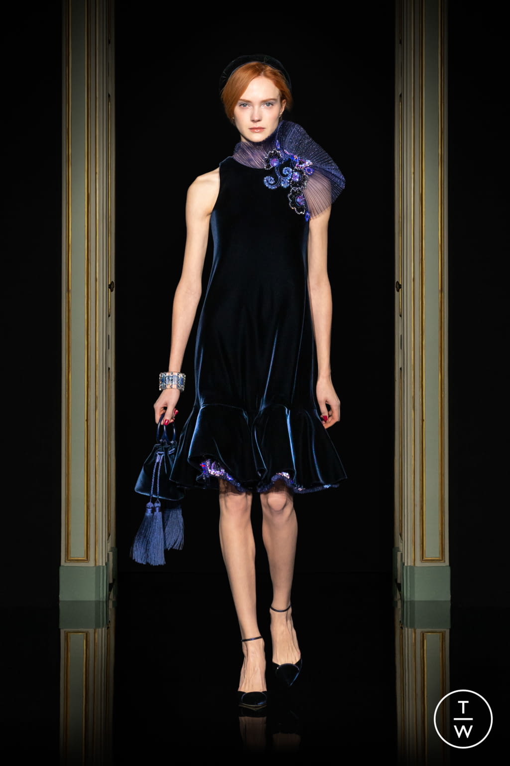 Fashion Week Paris Spring/Summer 2021 look 16 from the Giorgio Armani Privé collection 高级定制