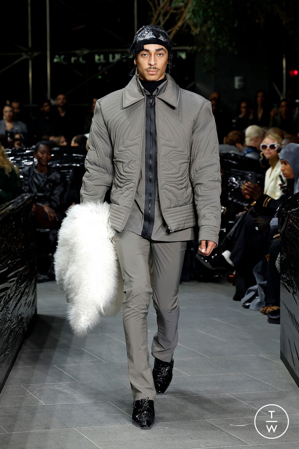 Fashion Week New York Fall/Winter 2025 look 16 from the Luar collection 女装