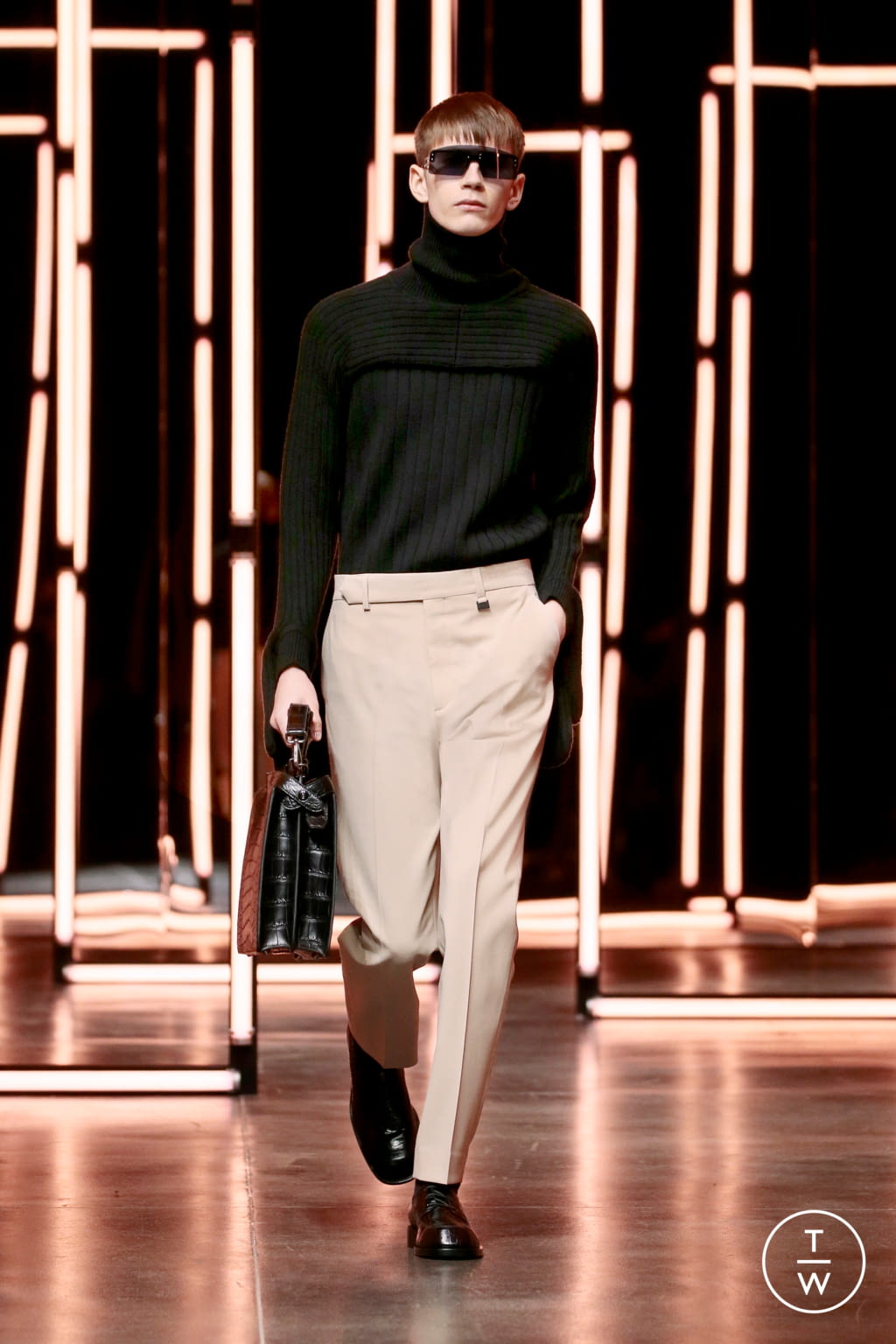 Fashion Week Milan Fall/Winter 2021 look 16 from the Fendi collection 男装