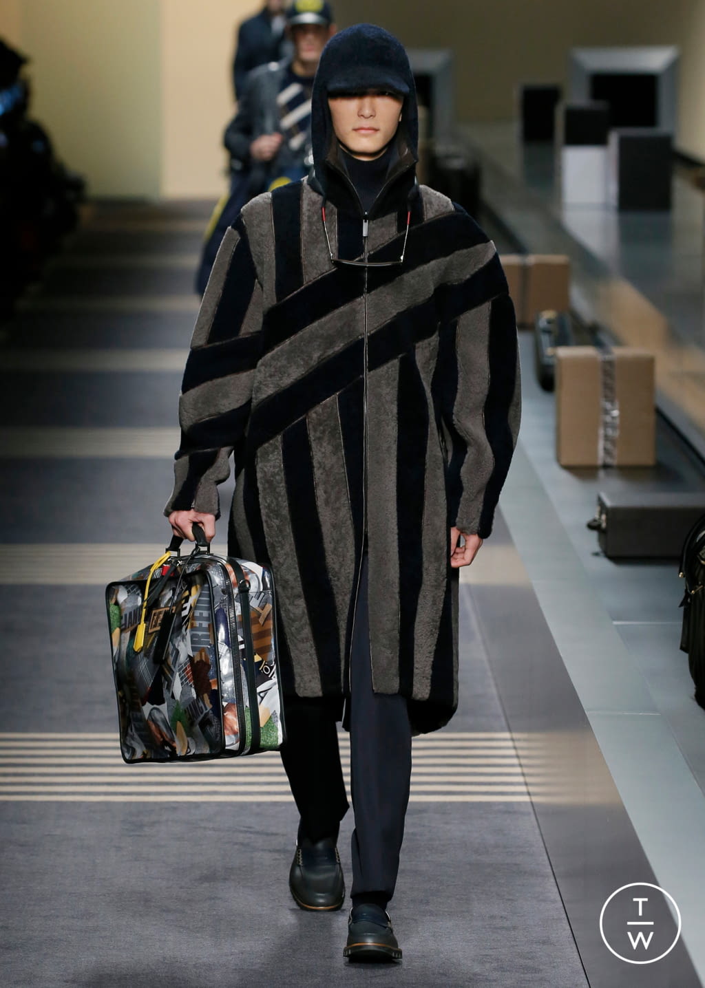 Fashion Week Milan Fall/Winter 2018 look 16 de la collection Fendi menswear