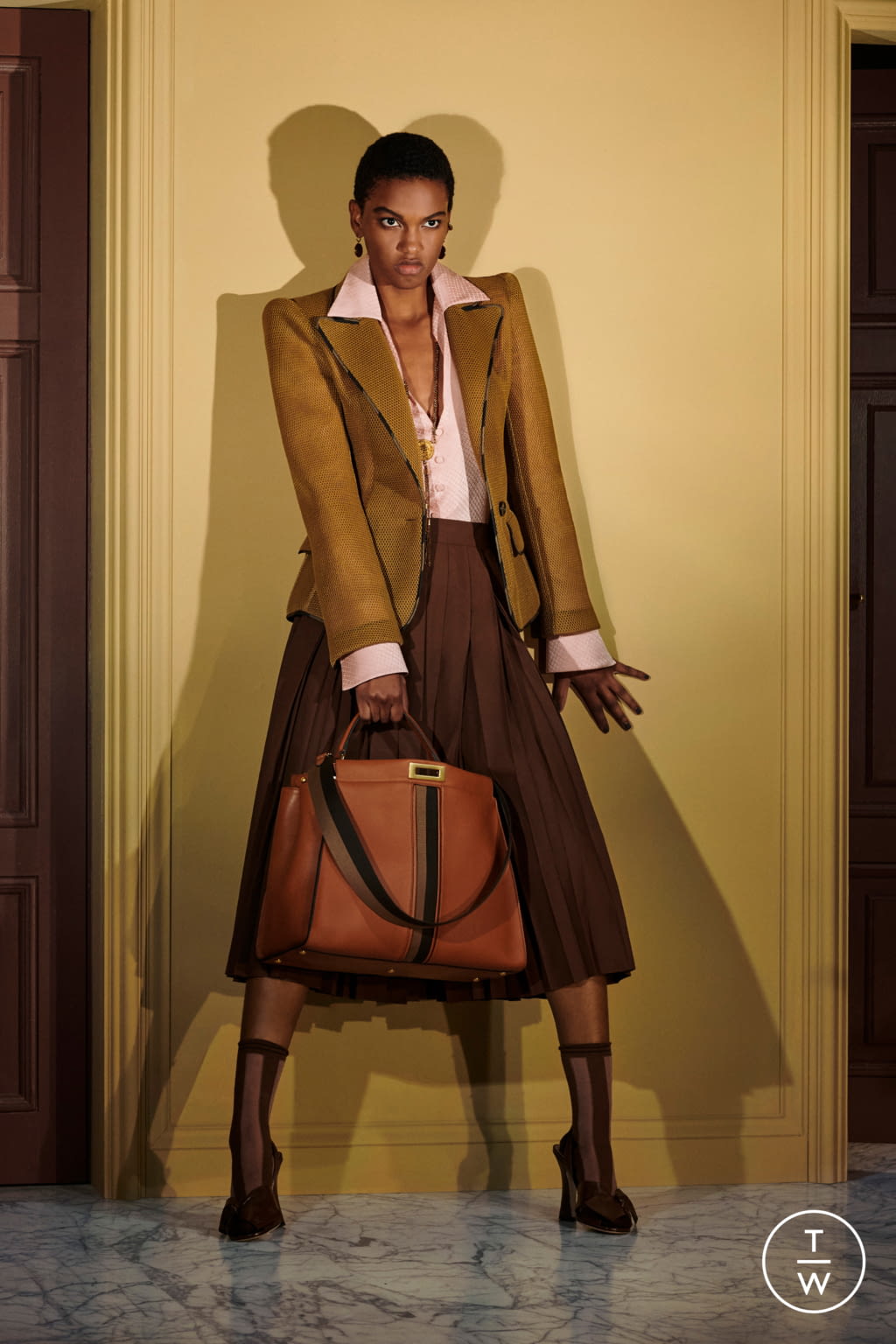 Fashion Week Milan Resort 2020 look 17 from the Fendi collection 女装