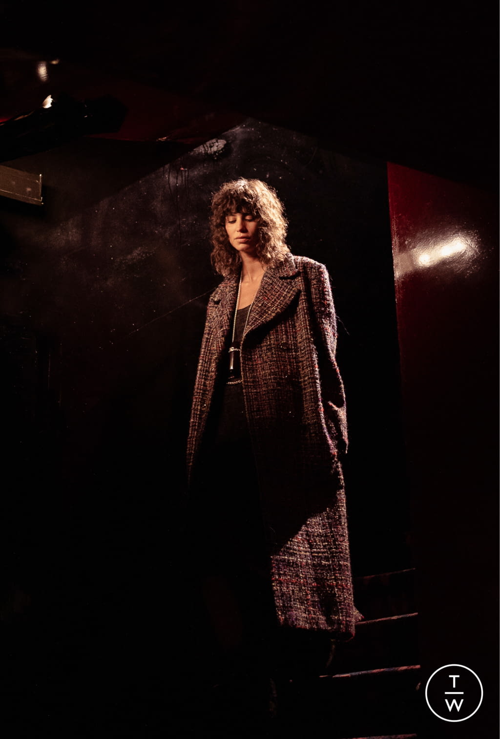 Fashion Week Paris Fall/Winter 2021 look 16 from the Chanel collection womenswear accessories