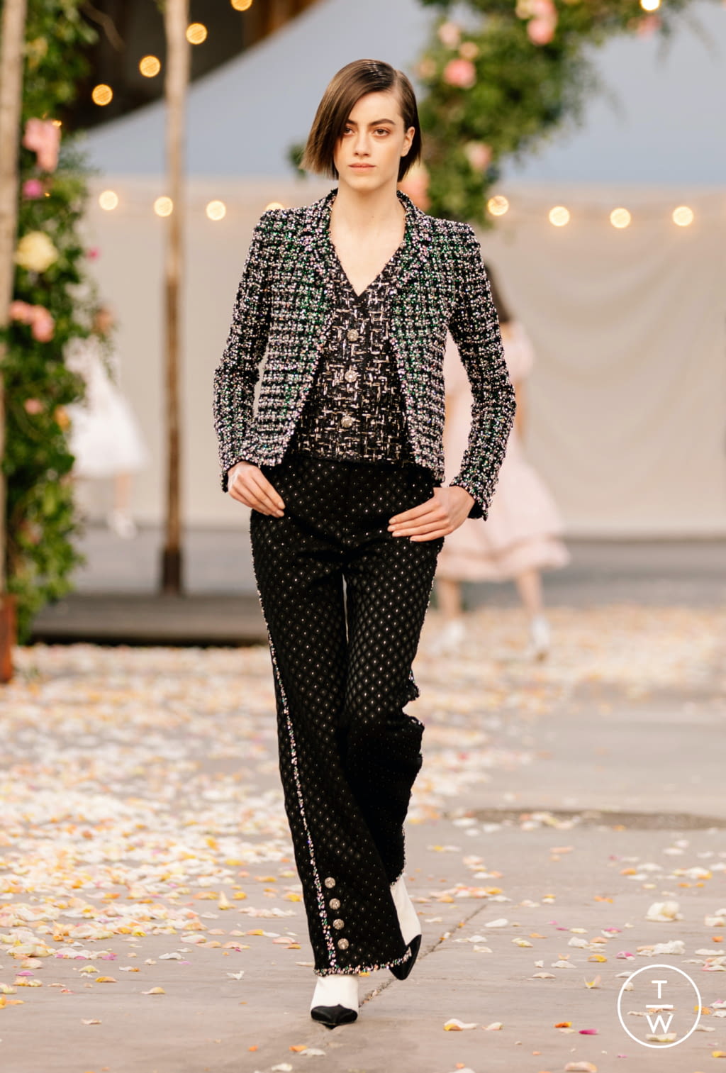 Fashion Week Paris Spring/Summer 2021 look 16 from the Chanel collection 高级定制