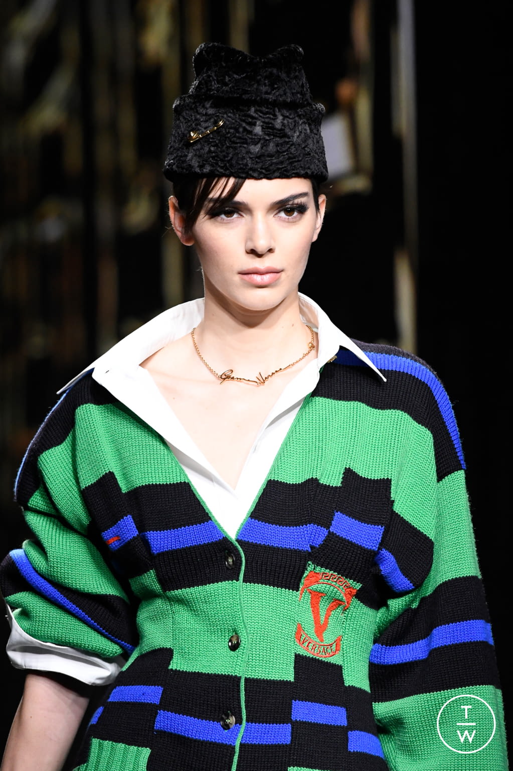 Fashion Week Milan Fall/Winter 2020 look 13 de la collection Versace womenswear accessories
