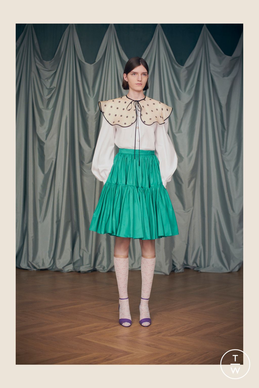 Fashion Week Paris Resort 2025 look 160 from the Valentino collection 女装