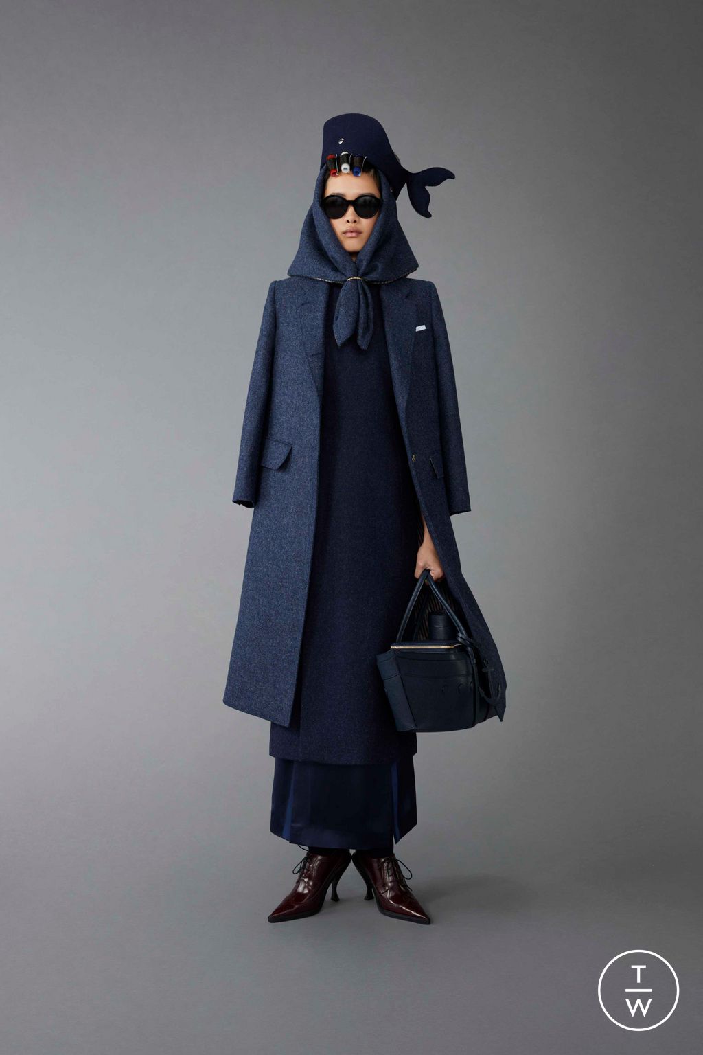 Fashion Week Paris Pre-Fall 2023 look 16 from the Thom Browne collection 女装