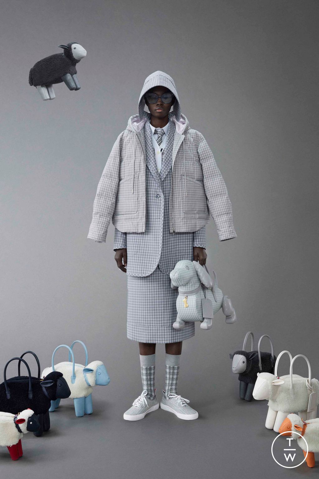 Fashion Week New York Resort 2024 look 16 from the Thom Browne collection 女装