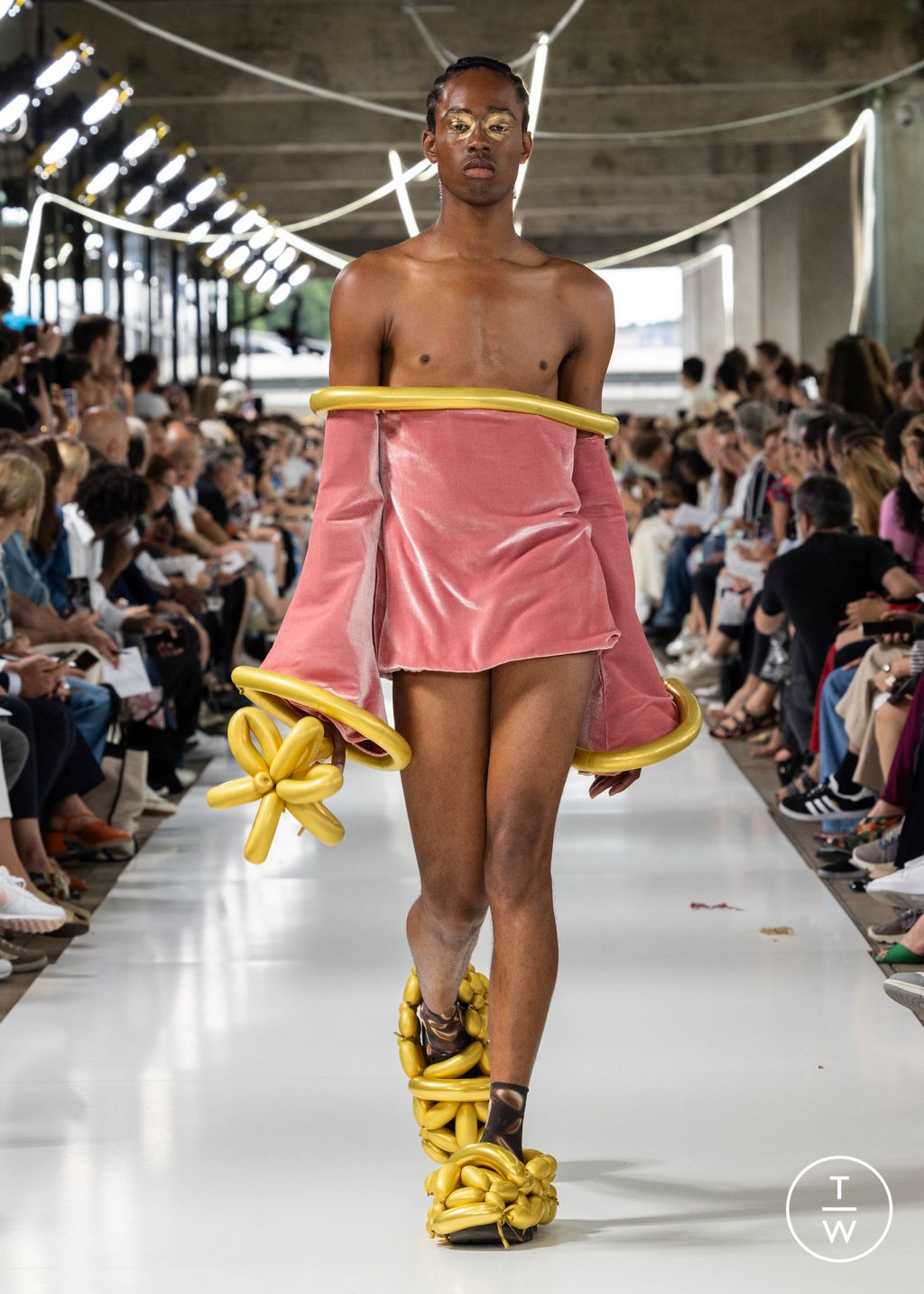 Fashion Week Paris Spring/Summer 2024 look 159 de la collection IFM PARIS menswear