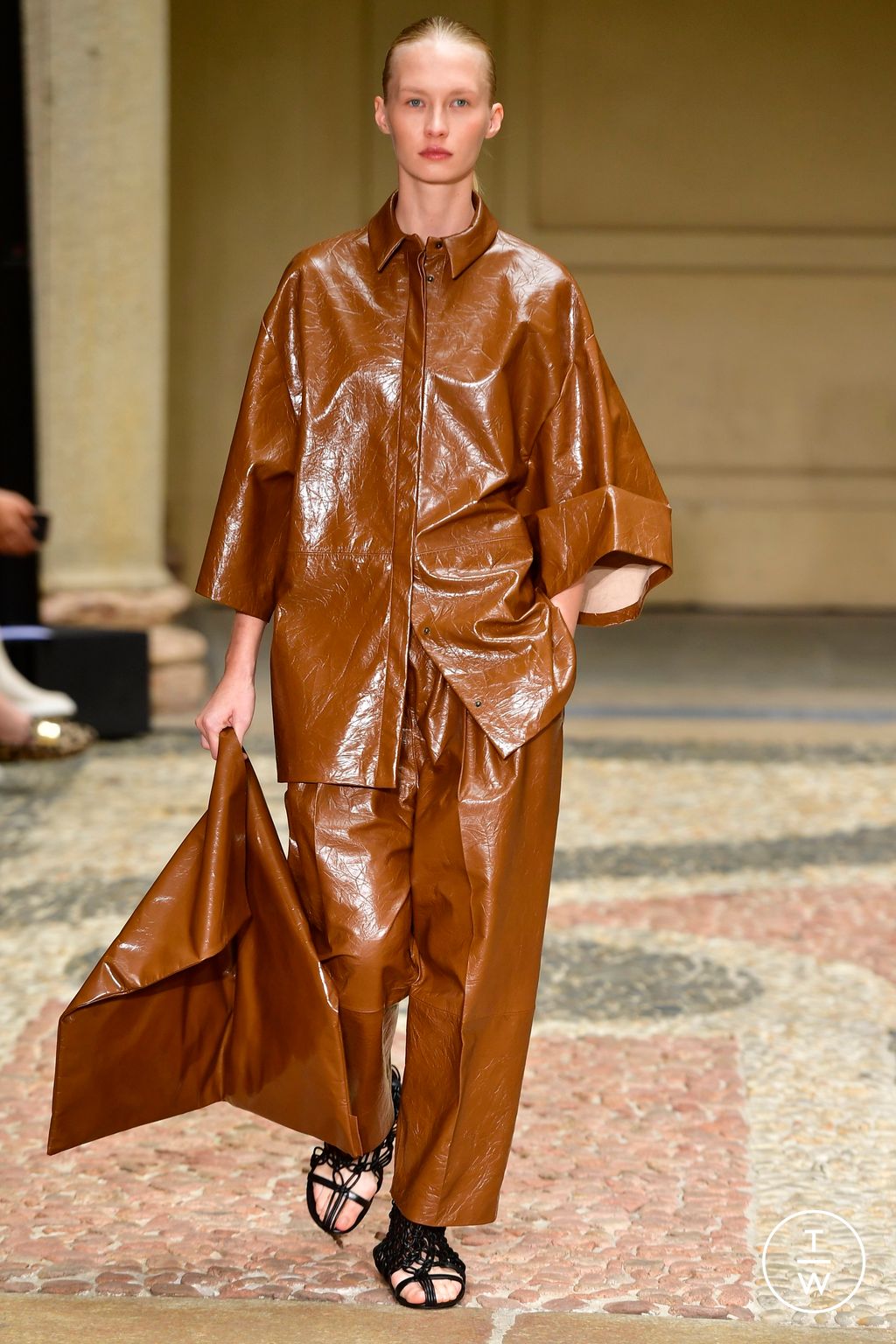 Fashion Week Milan Spring/Summer 2023 look 17 from the Calcaterra collection 女装