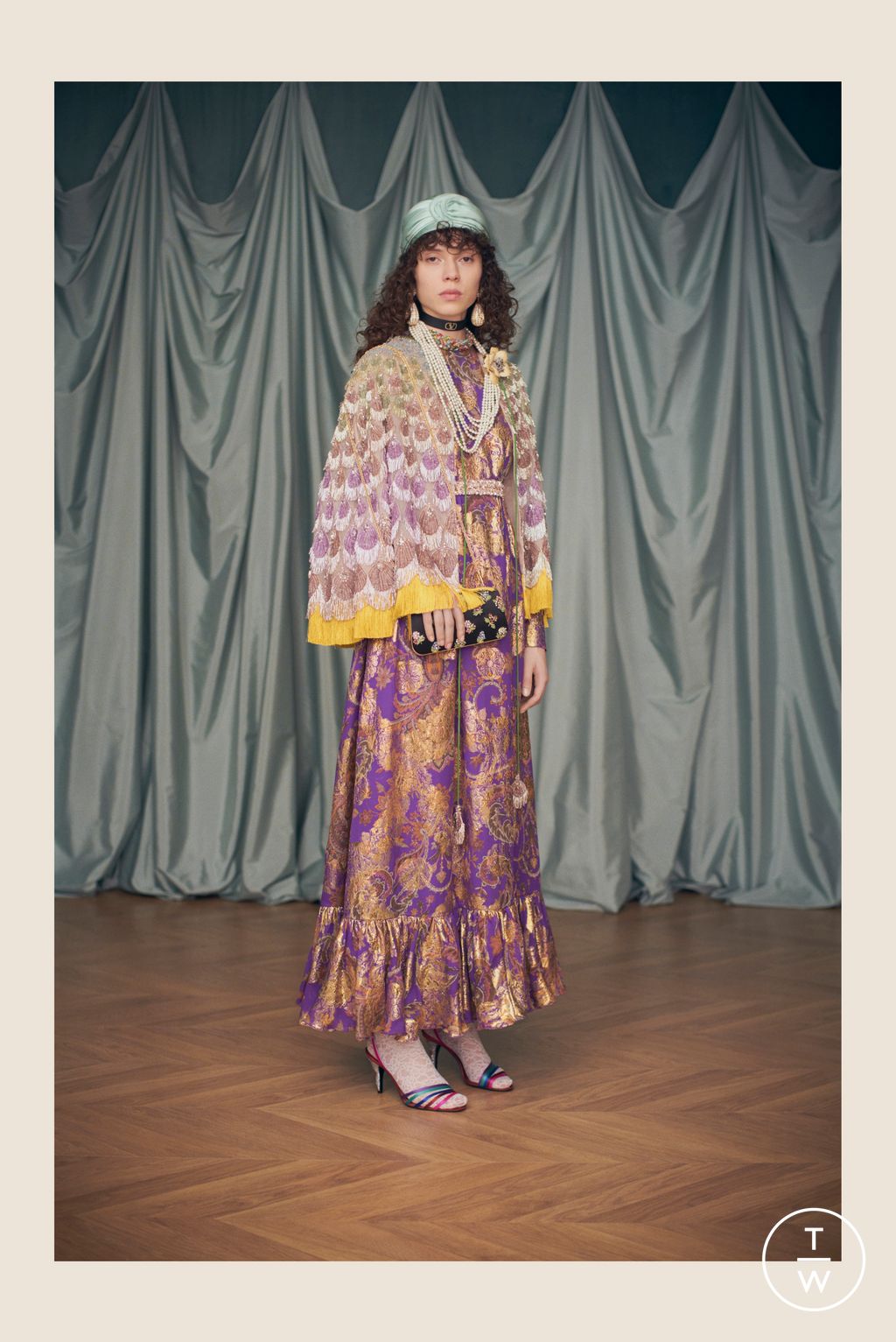 Fashion Week Paris Resort 2025 look 162 from the Valentino collection 女装