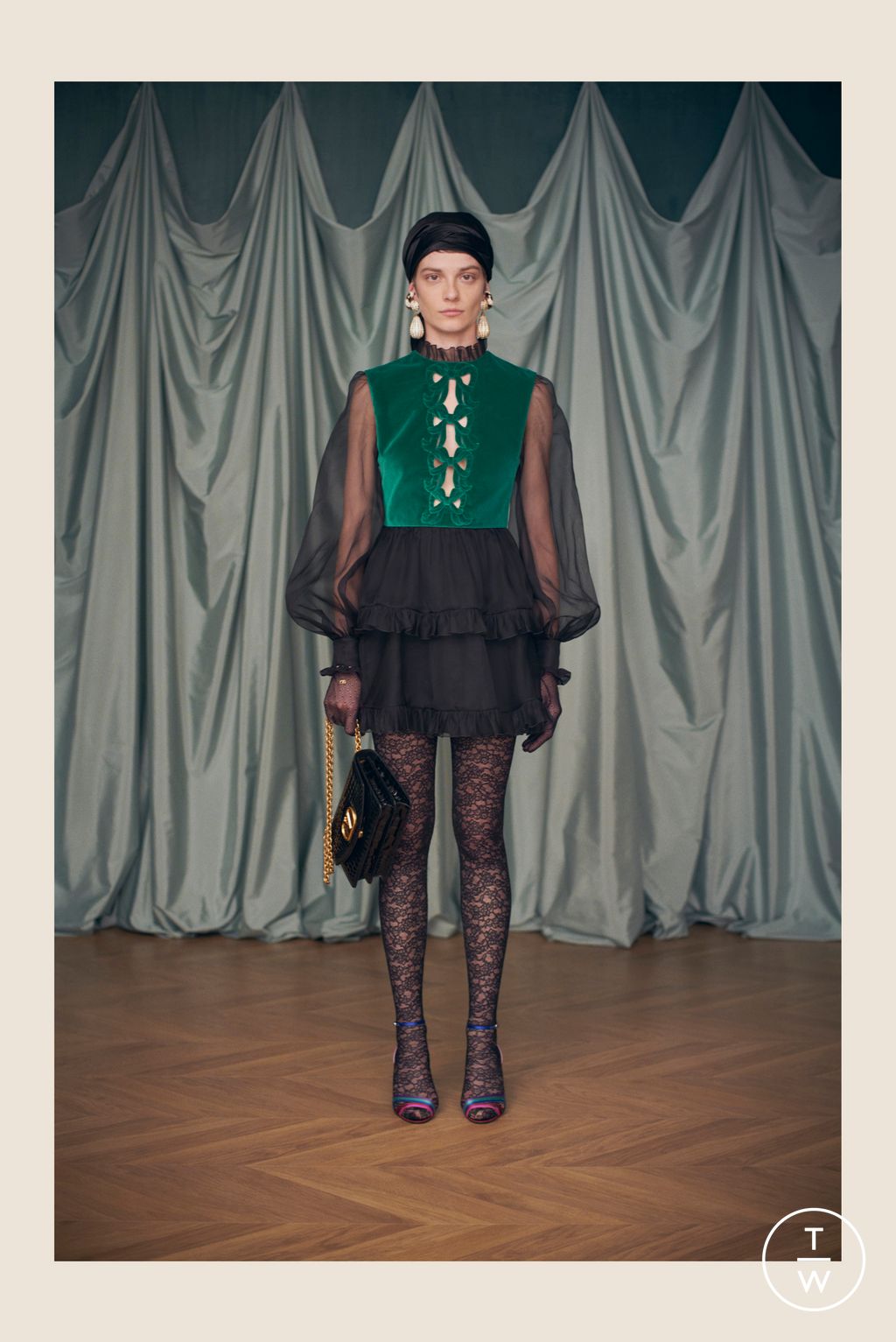 Fashion Week Paris Resort 2025 look 164 de la collection Valentino womenswear