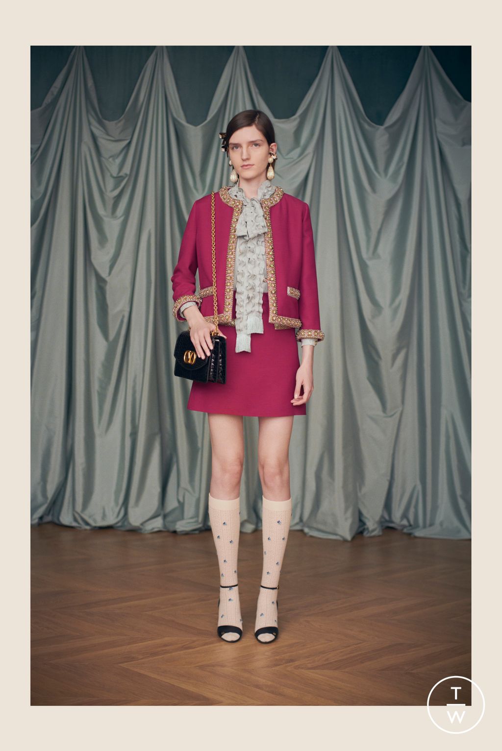 Fashion Week Paris Resort 2025 look 166 from the Valentino collection 女装