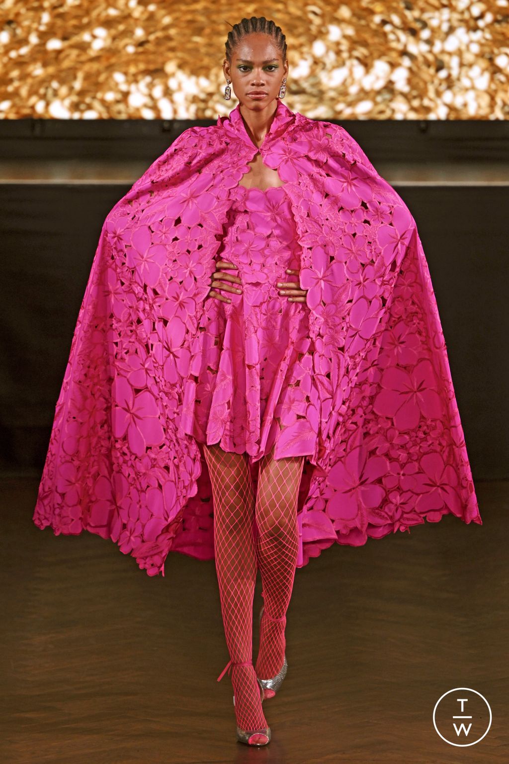 Fashion Week New York Spring/Summer 2023 look 23 de la collection Naeem Khan womenswear