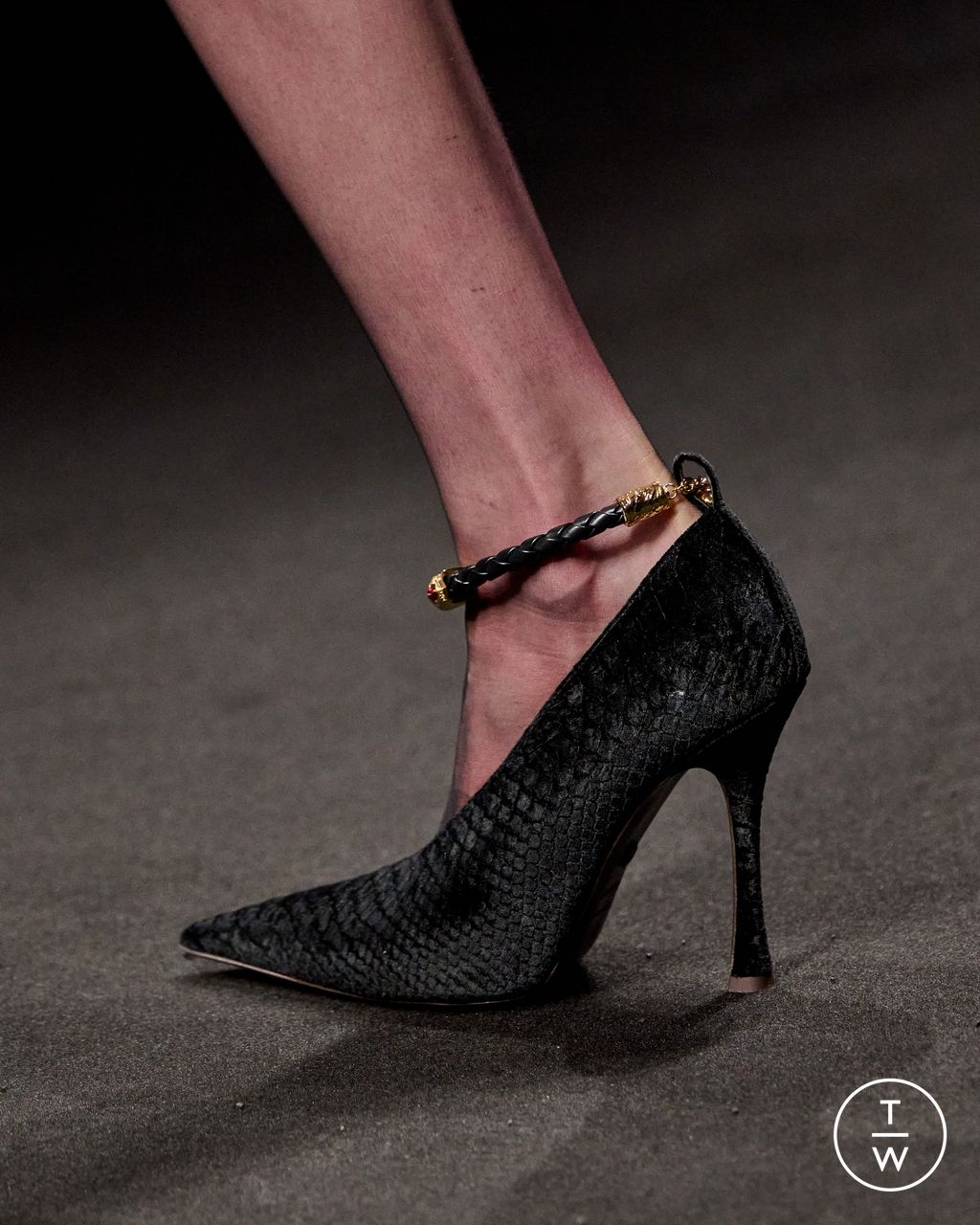 Fashion Week Milan Fall/Winter 2025 look 79 from the Roberto Cavalli collection womenswear accessories