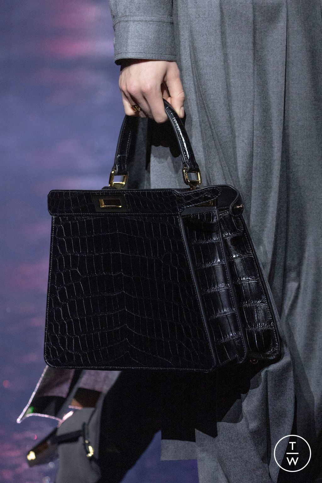 Fashion Week Milan Fall/Winter 2023 look 8 from the Fendi collection 女装配饰