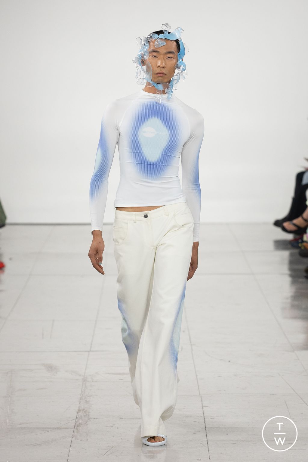Fashion Week London Spring/Summer 2023 look 14 from the Chet Lo collection 女装