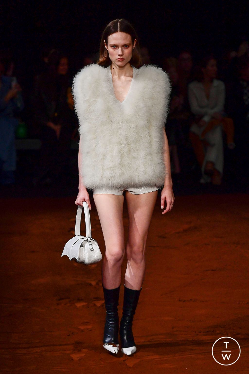 Fashion Week London Fall/Winter 2023 look 3 from the 16Arlington collection 女装