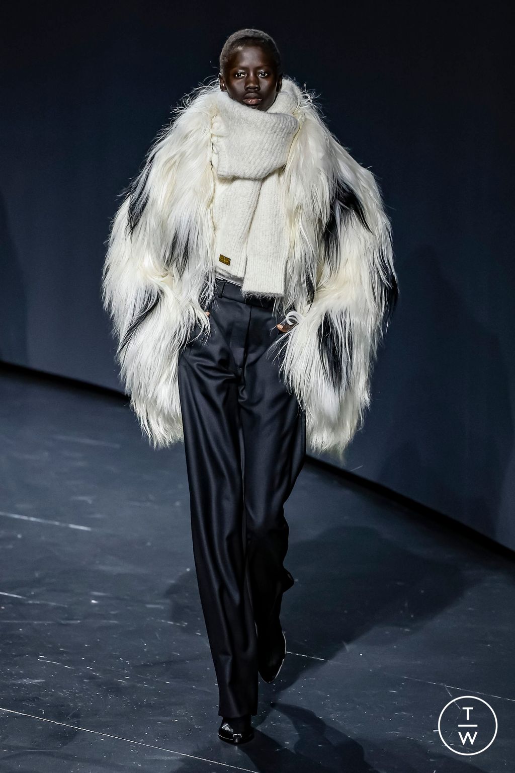 Fashion Week London Fall/Winter 2024 look 17 from the 16Arlington collection 女装