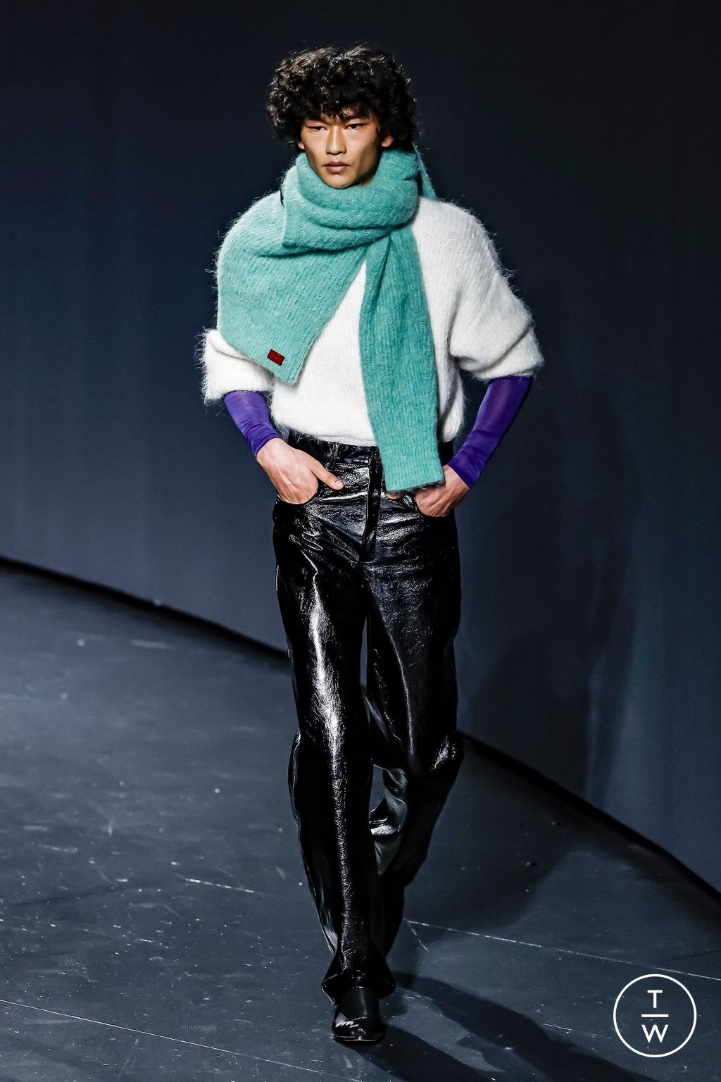Fashion Week London Fall/Winter 2024 look 22 from the 16Arlington collection 女装