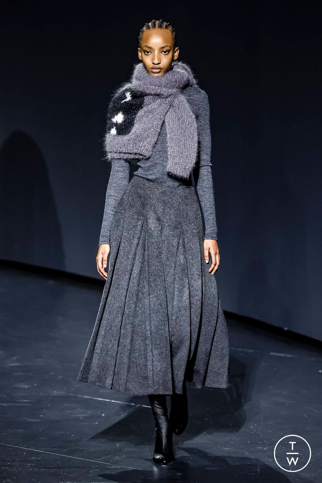 Fashion Week London Fall/Winter 2024 look 30 from the 16Arlington collection 女装