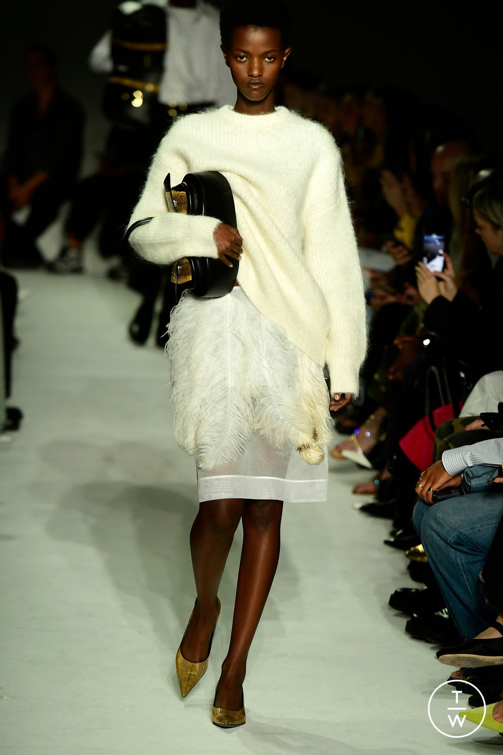 Fashion Week London Spring/Summer 2024 look 6 from the 16Arlington collection 女装
