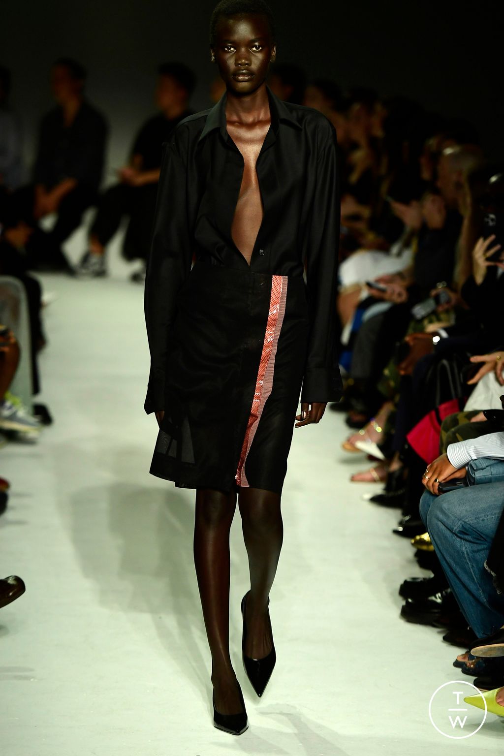 Fashion Week London Spring/Summer 2024 look 9 from the 16Arlington collection 女装