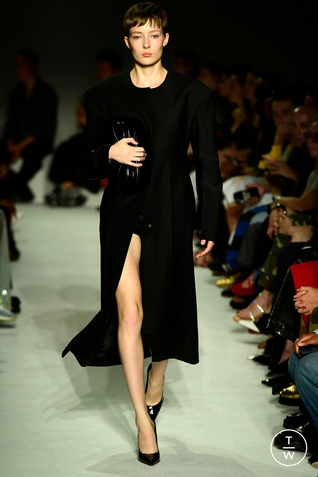 Fashion Week London Spring/Summer 2024 look 32 from the 16Arlington collection 女装