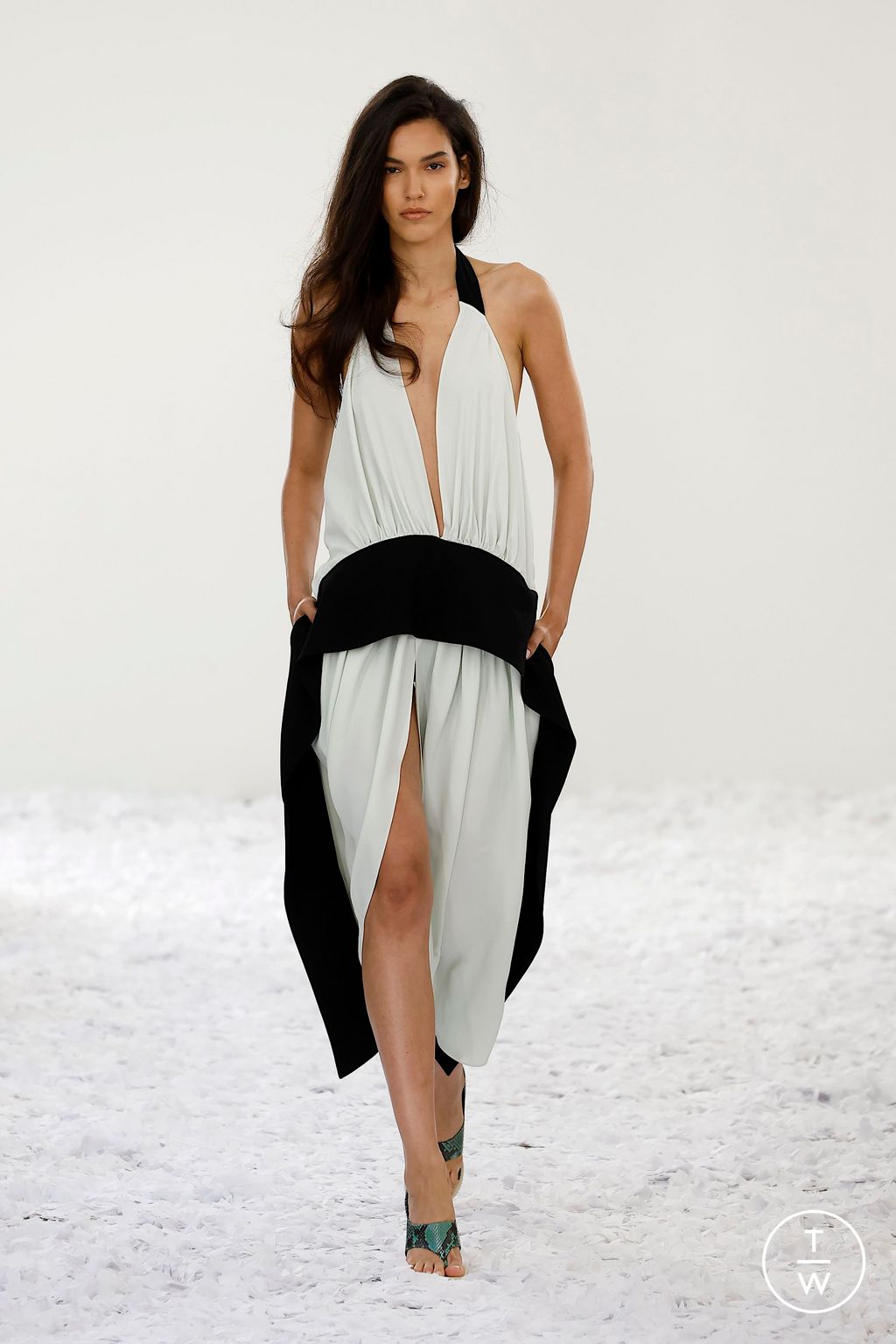 Fashion Week London Spring/Summer 2025 look 6 from the 16Arlington collection womenswear