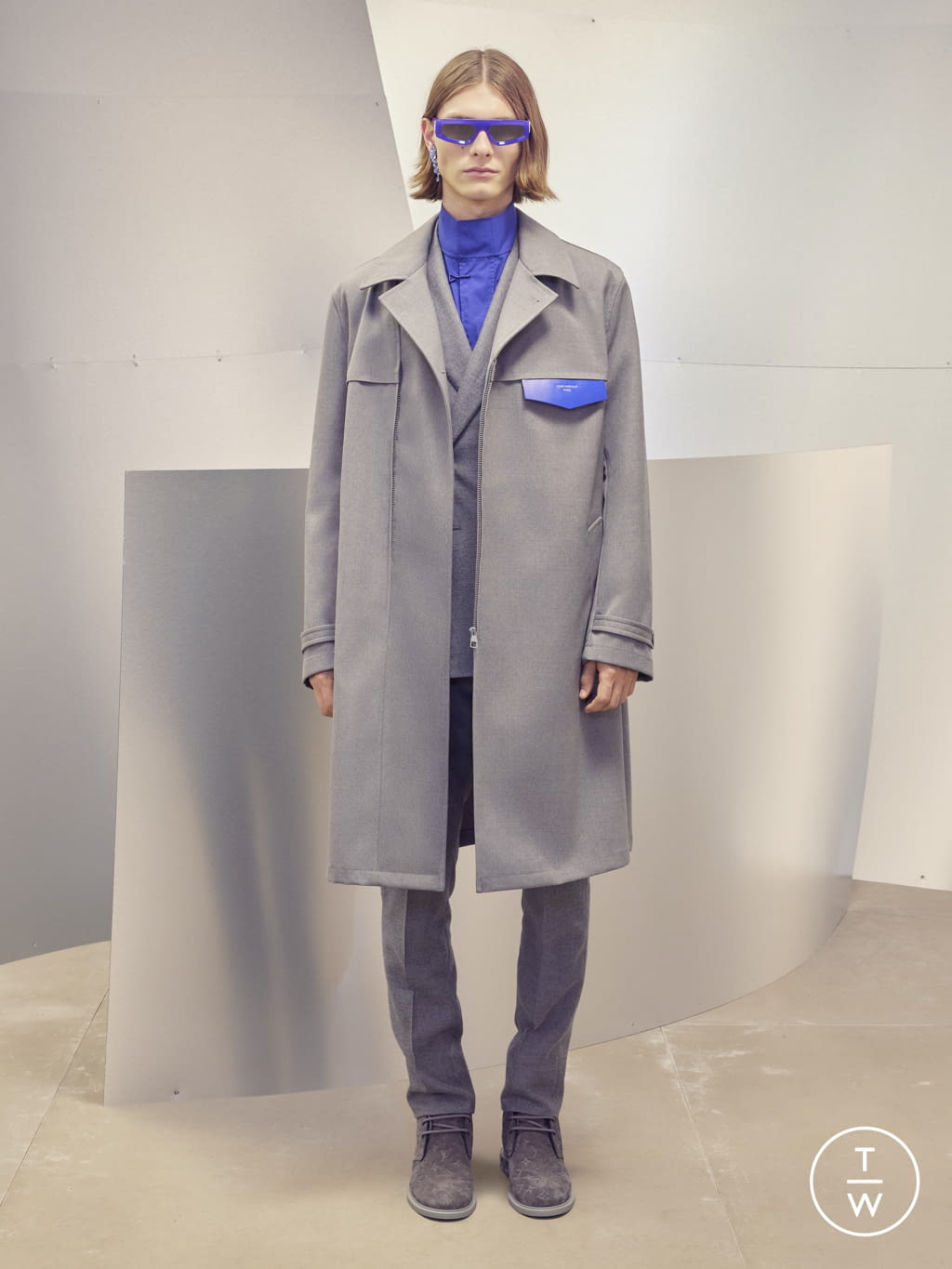Fashion Week Paris Pre-Fall 2022 look 32 from the Louis Vuitton collection menswear