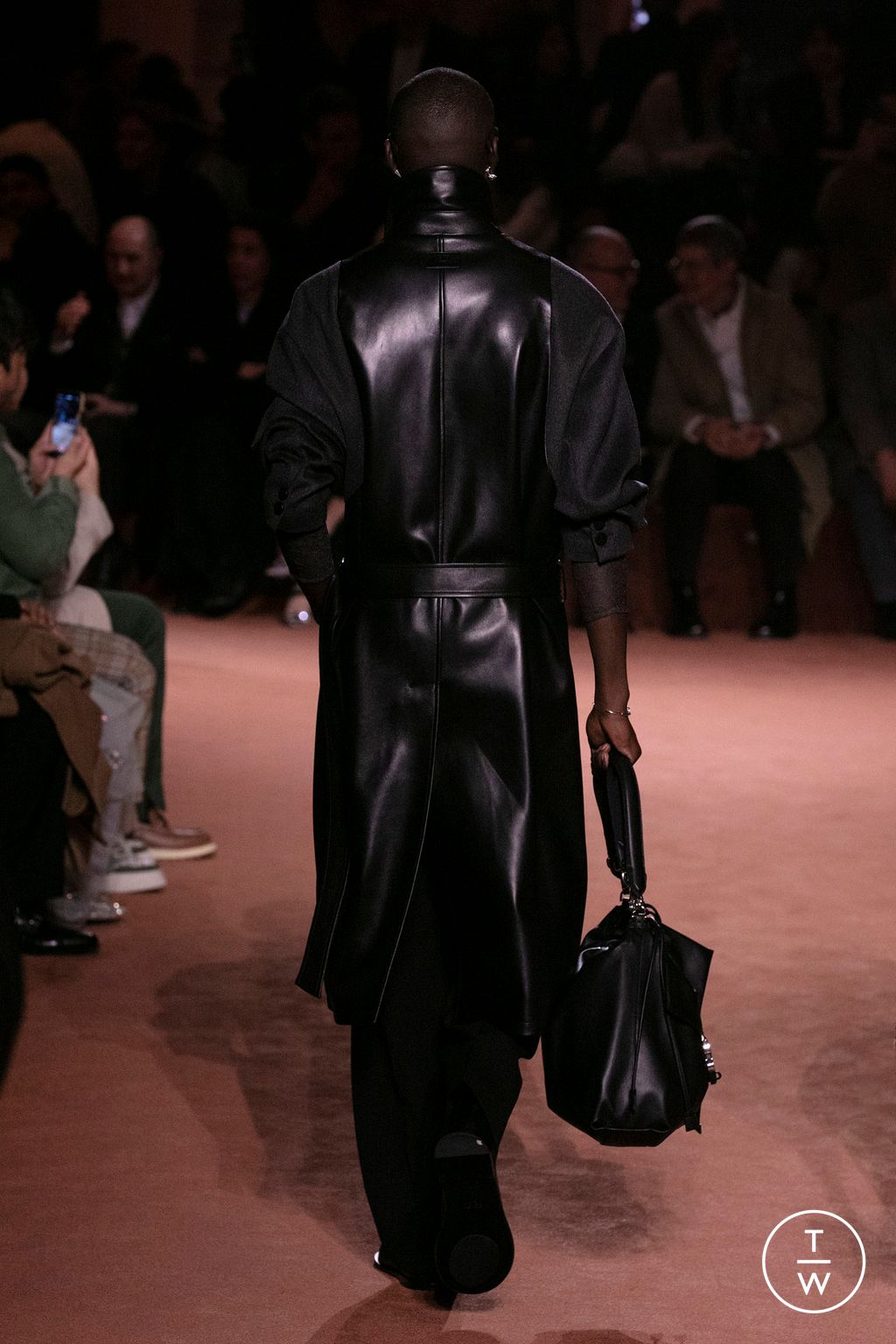 Fashion Week Milan Fall/Winter 2025 look 48 from the Fendi collection 女装配饰