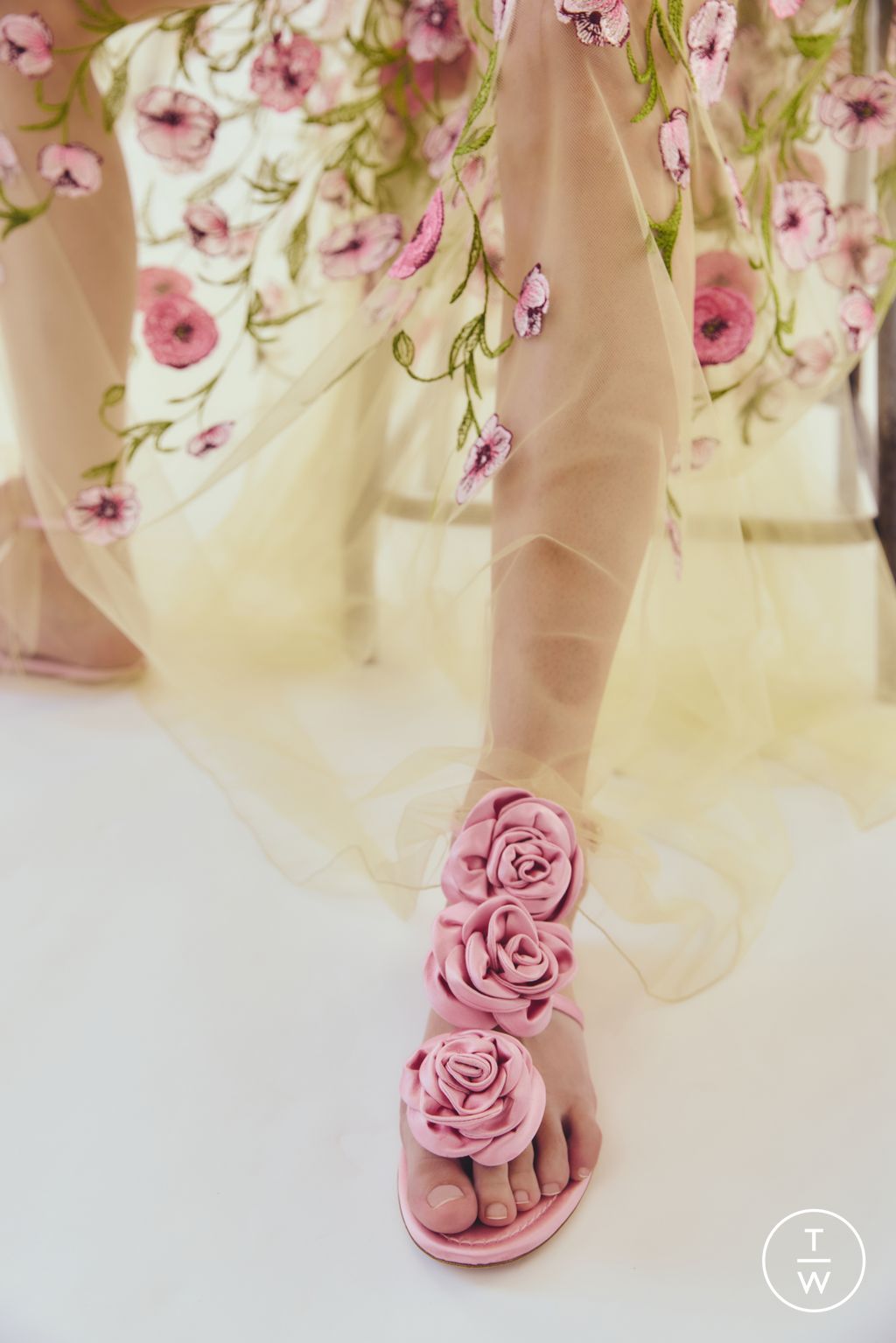 Fashion Week Paris Resort 2026 look 16 de la collection Giambattista Valli womenswear