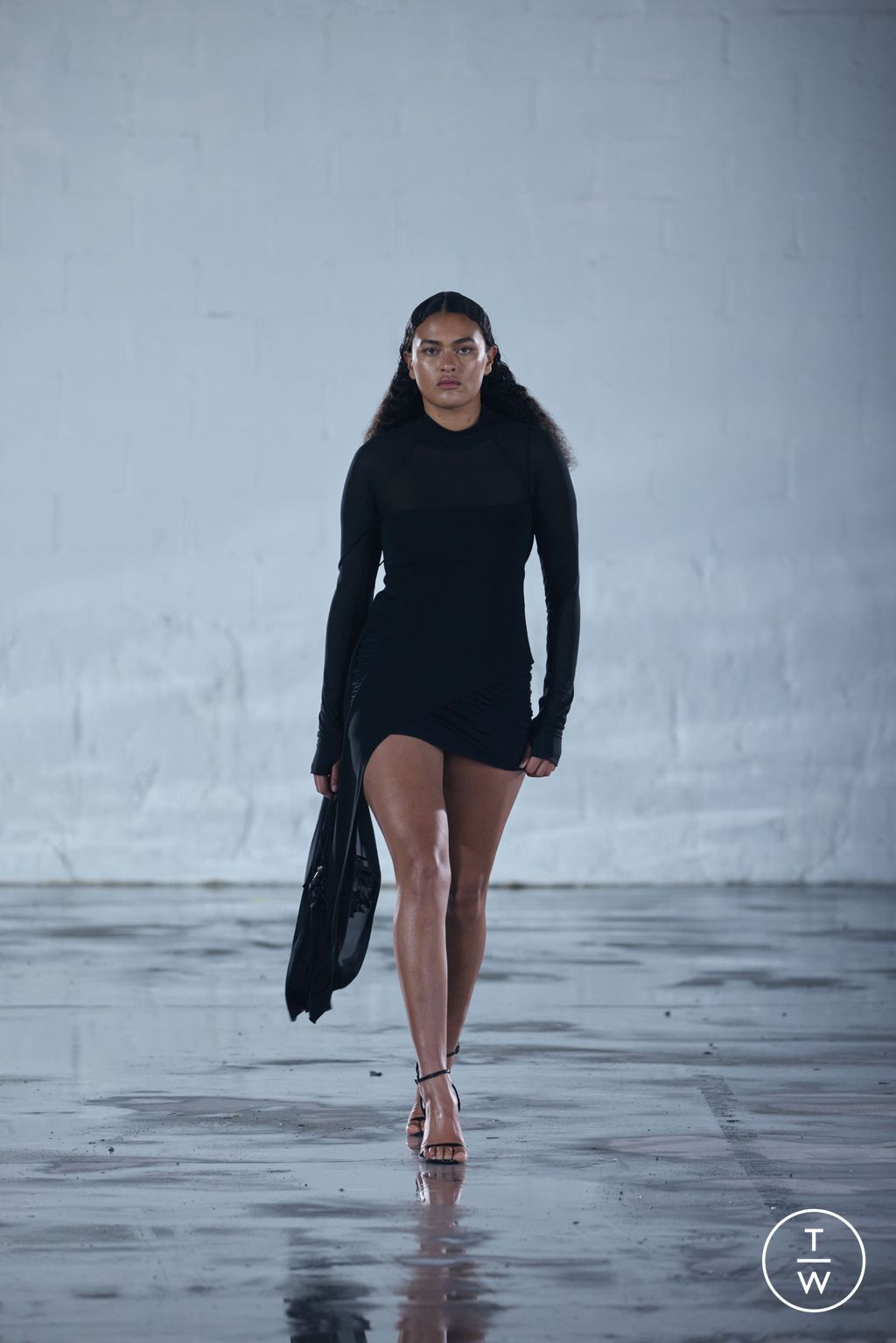 Fashion Week New York Fall/Winter 2023 look 16 de la collection Helmut Lang womenswear
