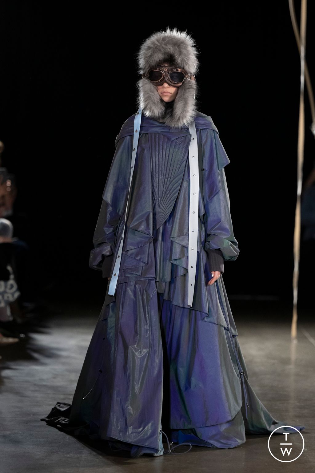 Fashion Week London Fall/Winter 2023 look 17 from the MITHRIDATE collection womenswear