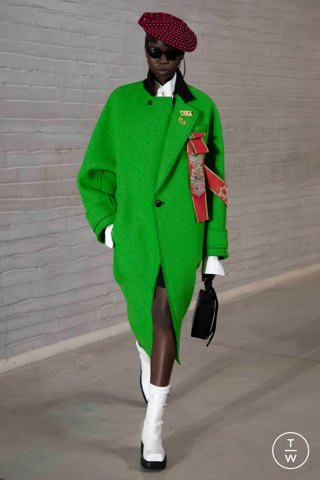 Fashion Week Milan Fall/Winter 2021 look 17 from the Philosophy di Lorenzo Serafini collection 女装