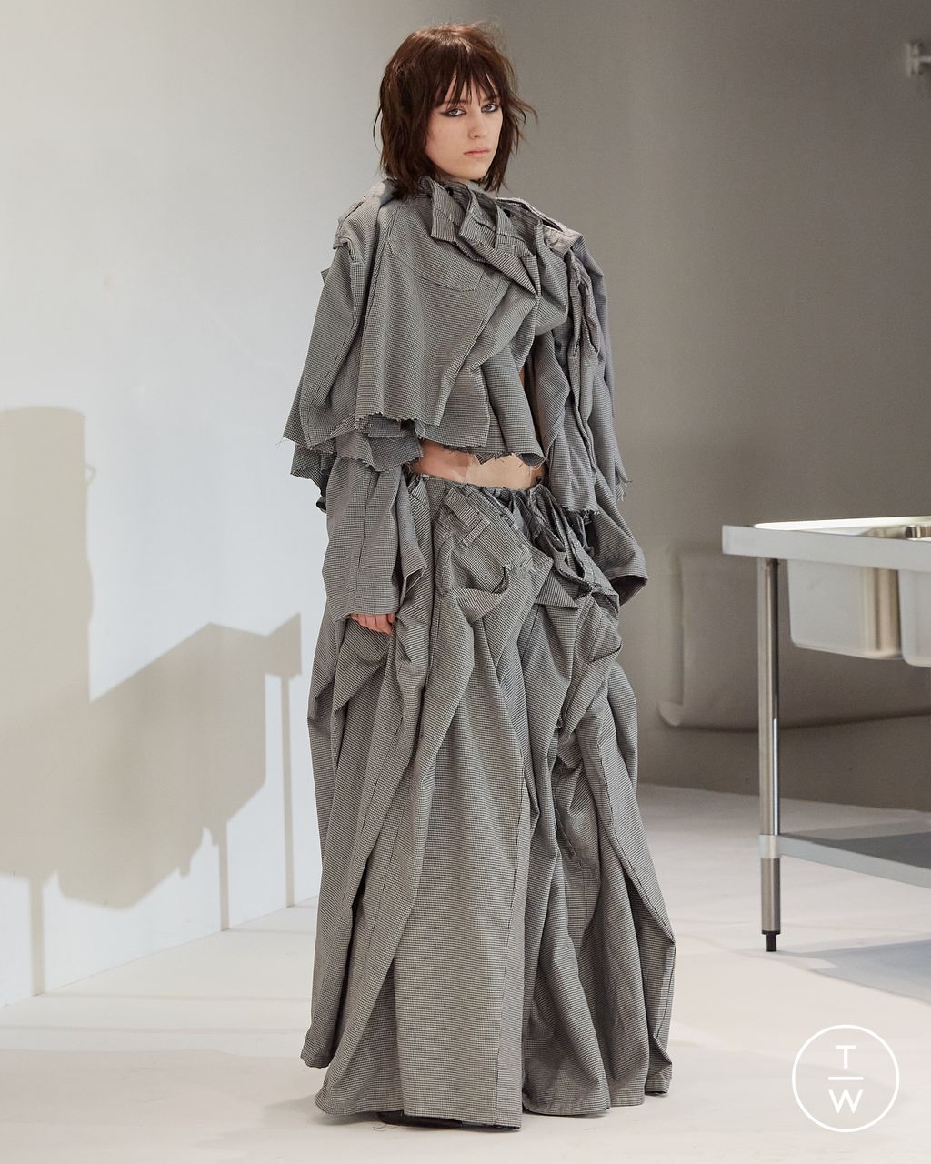 Fashion Week Paris Fall/Winter 2023 look 17 from the Hodakova collection womenswear