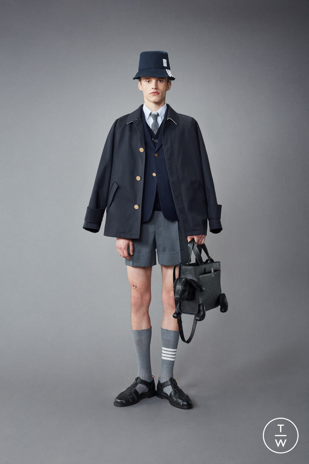 Fashion Week Paris Resort 2022 look 17 from the Thom Browne collection 男装