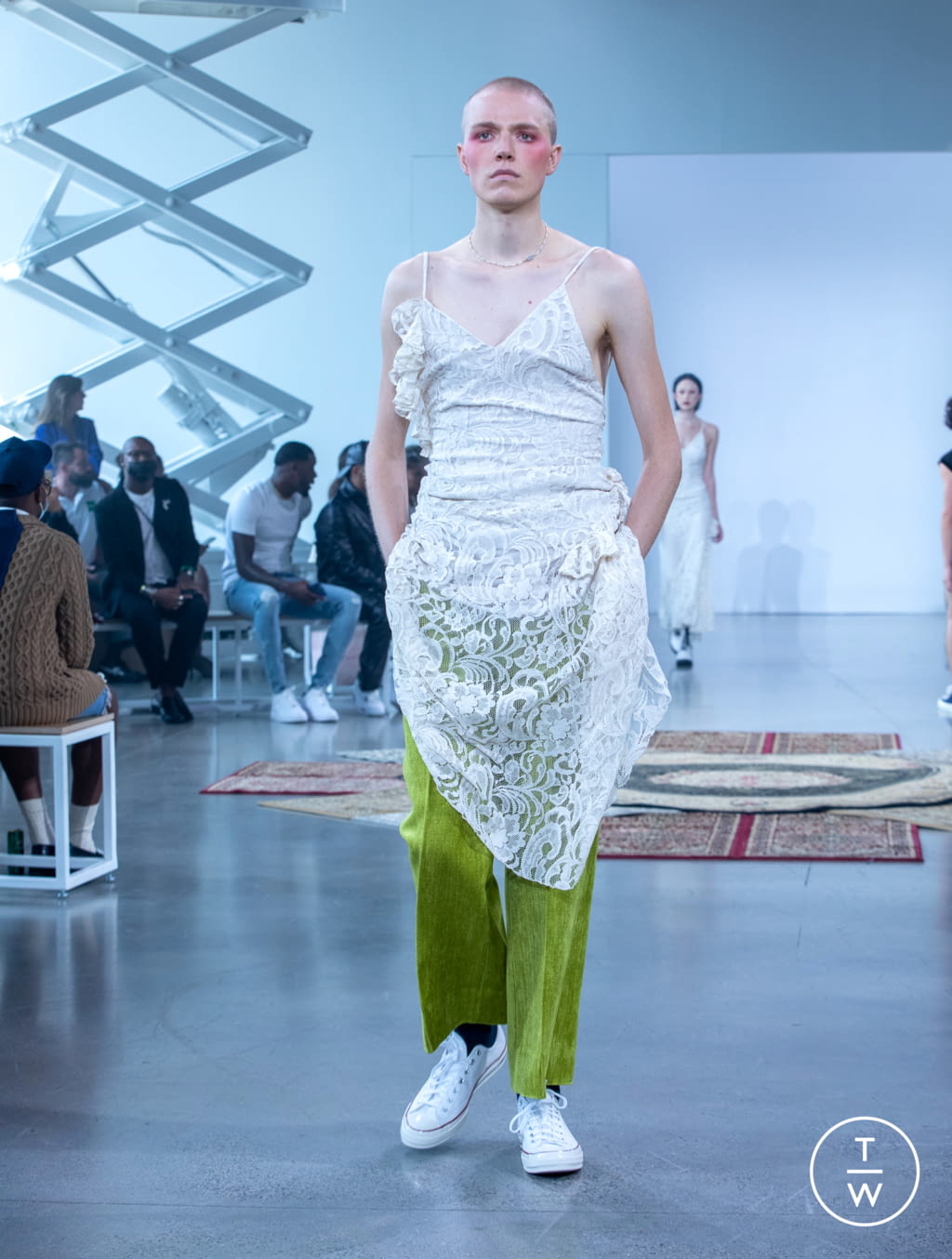Fashion Week New York Spring/Summer 2022 look 17 from the Kenneth Nicholson collection 女装