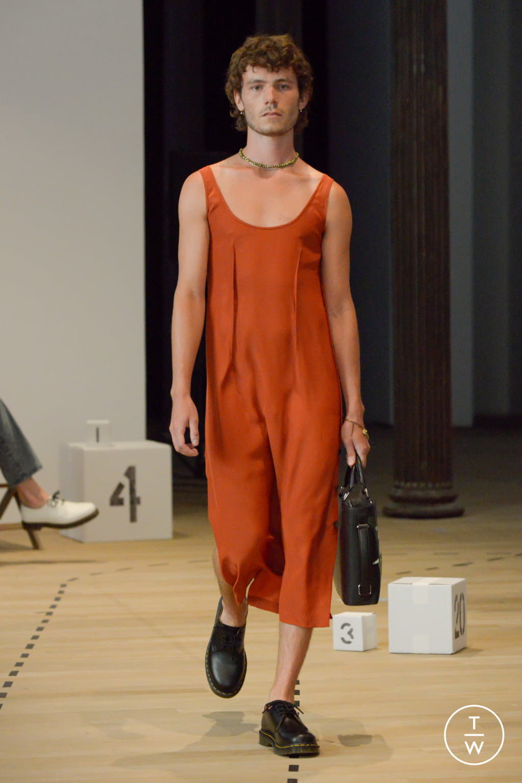 Fashion Week New York Spring/Summer 2022 look 17 from the A--Company collection 女装
