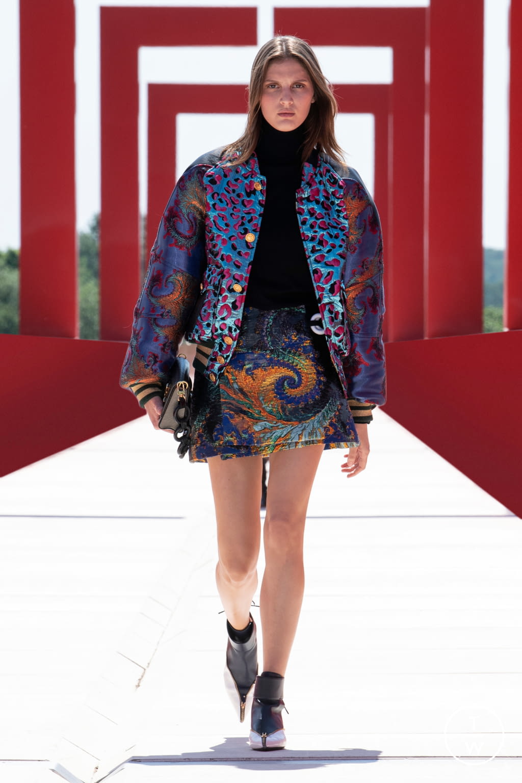 Fashion Week Paris Resort 2022 look 17 from the Louis Vuitton collection 女装