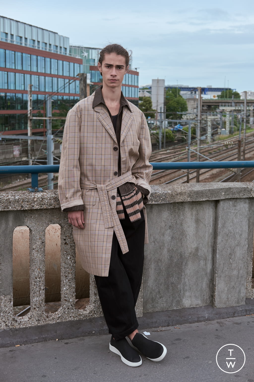 Fashion Week Paris Spring/Summer 2019 look 17 de la collection Lemaire menswear