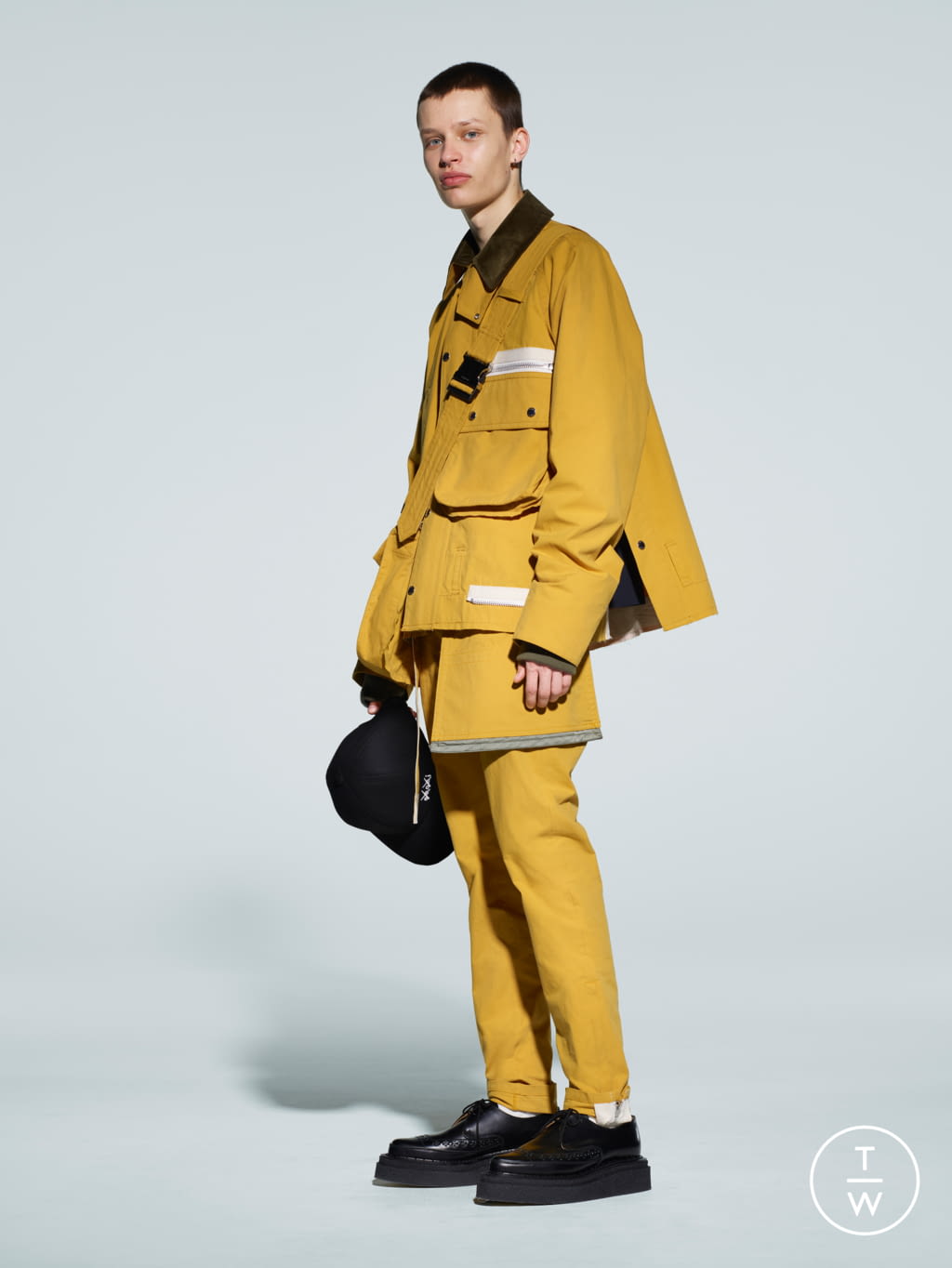 Fashion Week Paris Fall/Winter 2021 look 17 de la collection Sacai menswear